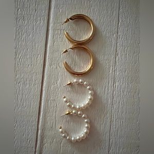 Bundle of two hoop earrings like new!